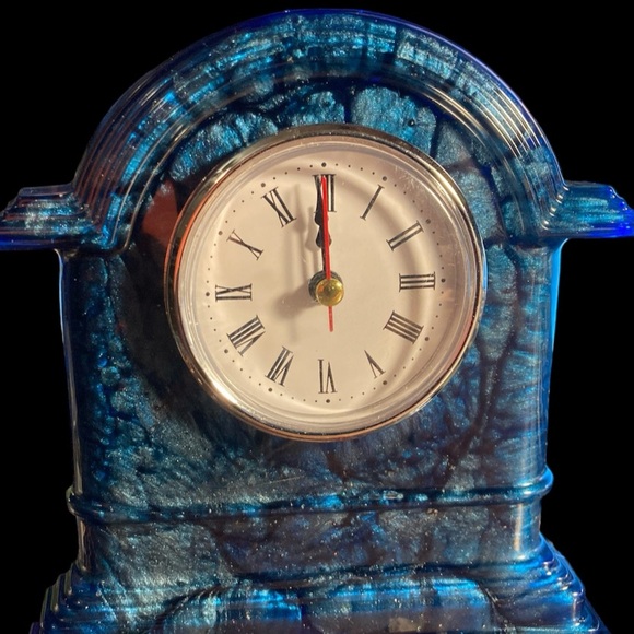Handmade Blue and black resin clock - Picture 3 of 5